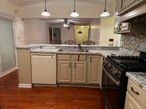 Building Photo - 1541 Lucille Dr