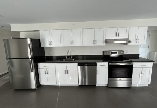 Foto del edificio - 32 Ashburnham Hill Rd