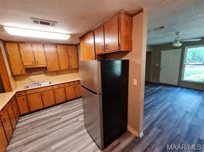 Foto del edificio - 1102 Jameswood Ct