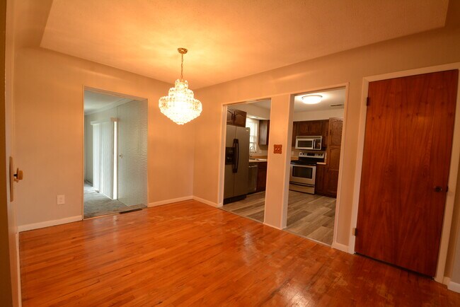 Dining Room - 564 Covedale Ave