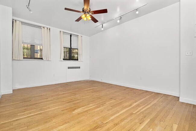 Foto del edificio - 210 East 31st Street