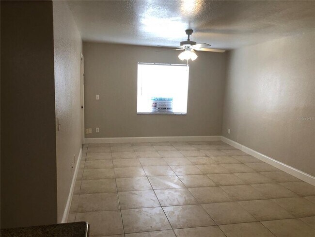 Building Photo - 620 Golden Raintree Pl