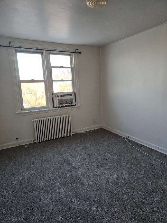 Building Photo - 1441 Hellerman St