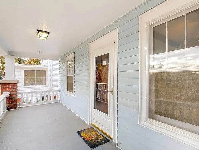 Foto del edificio - 224 W Wilson St