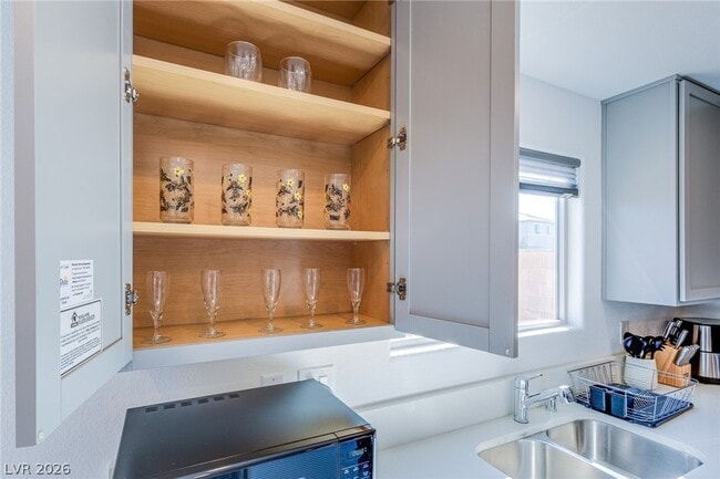 Foto del edificio - 5215 Lissome Lily Ct