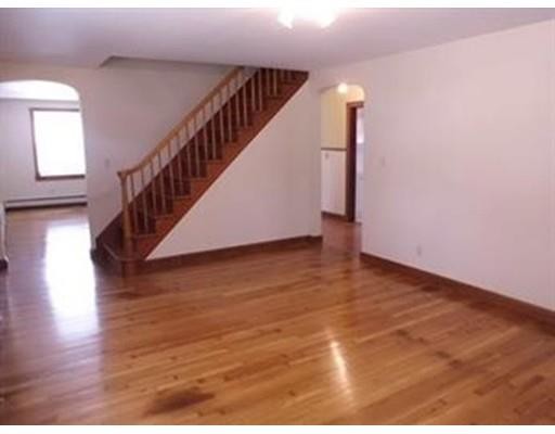 Building Photo - 166 Pleasant St