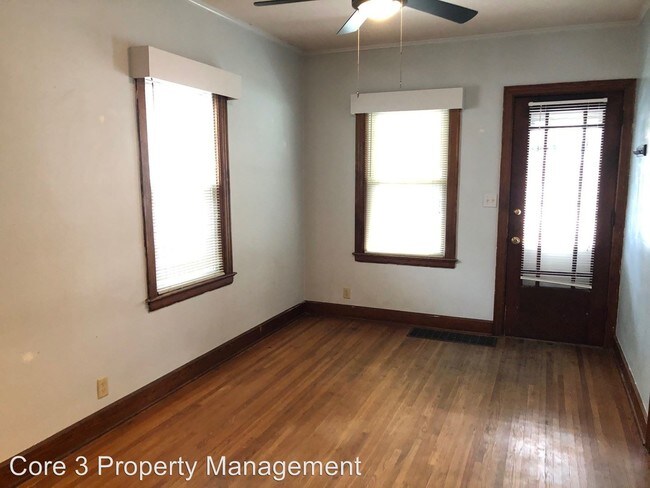 Building Photo - 2 br, 1 bath House - 705 W Walnut