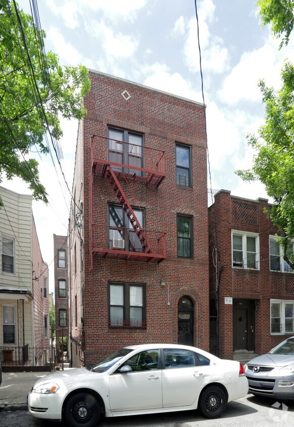 Primary Photo - 1751 Fillmore St