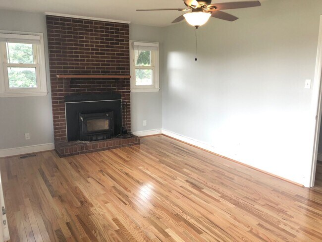 Foto del edificio - Updated Home Close to Battleground!