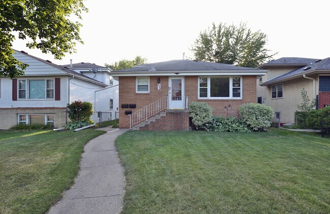 Foto del edificio - 5752 Russell Ave S