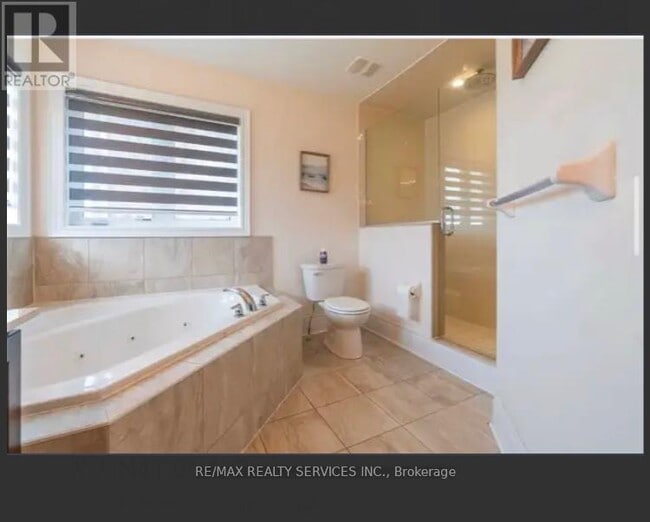 Photo du bâtiment - 1009 Upper Thames Dr