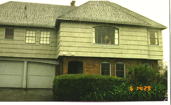 Building Photo - 855 Rollins Rd