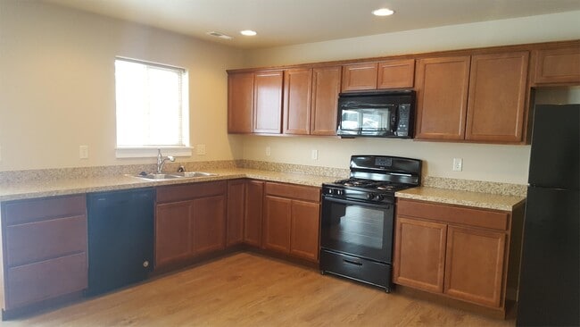 Building Photo - 1188 Forest Glen Dr