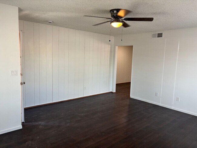 Building Photo - Charming Single-Story 4 Bed 2 Bath
