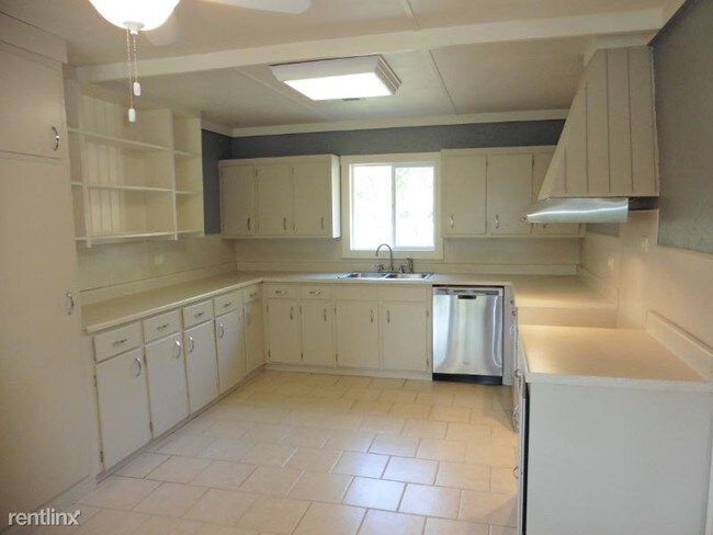 Foto del edificio - 367 Rebel Ridge Rd