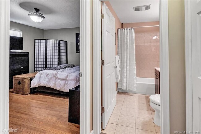 Building Photo - 1 br, 1 bath Condo - 45 Stevens St Unit 1B