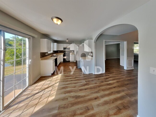 Foto del edificio - 4 br, 2.5 bath House - 312 N Waters Edge Dr