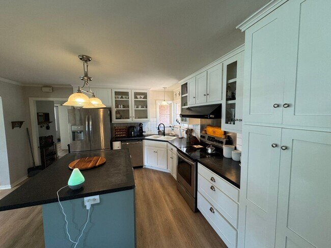 Building Photo - Coming Soon: Spacious 3 Bedroom 2 Bath-Hom...