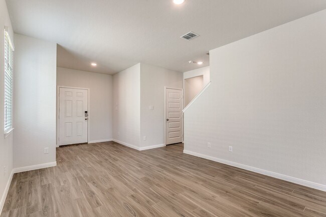 Foto del edificio - SPACIOUS 4-BEDROOM NEW CONSTRUCTION IN TIMBER CREEK