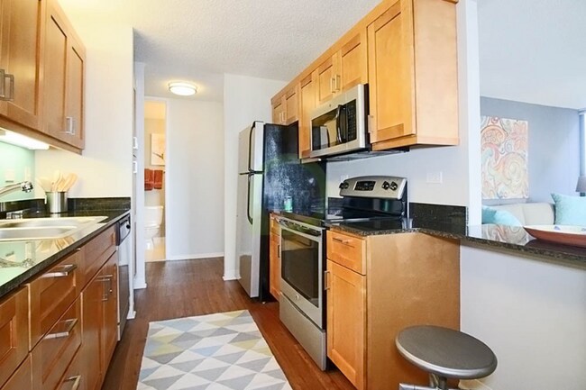 Foto del edificio - 301 N Stetson Ave