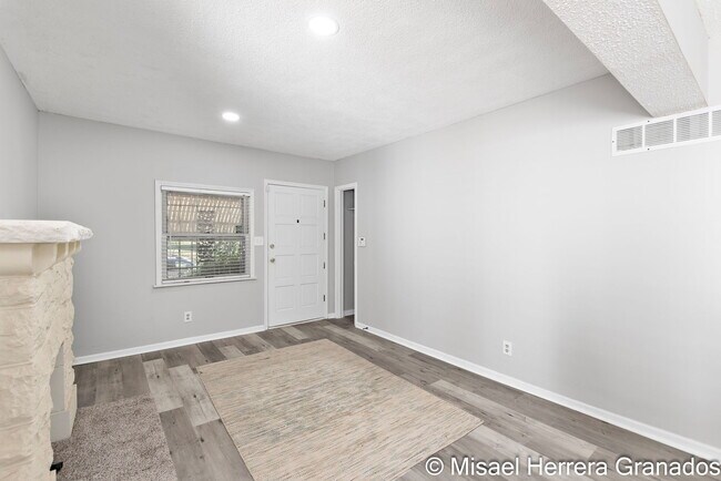 Building Photo - 4526 Montgall Ave