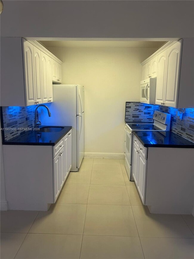 Building Photo - 400 Minorca Ave