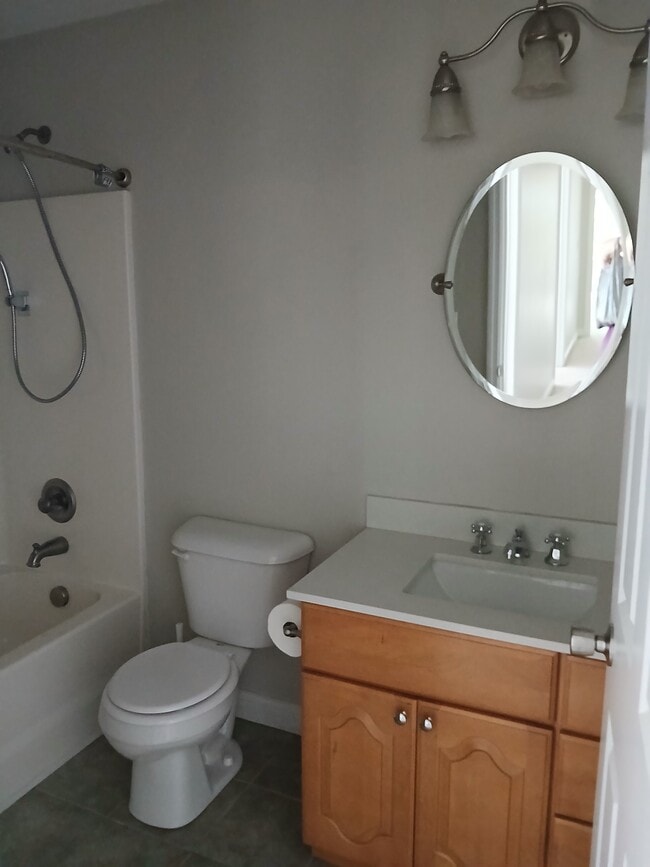 Building Photo - 6 Brookmoore Dr