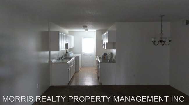 Building Photo - 3 br, 2 bath Apartment - 551 W Rosewood Ln