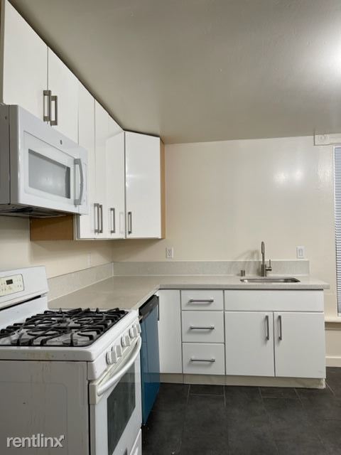 Foto del edificio - 3 br, 1 bath Duplex - 3259 Louise St