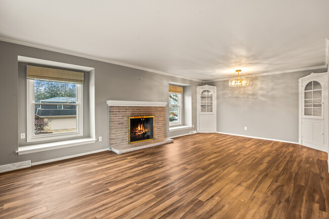 Living/Dining Room - 3042 E Newport Ct