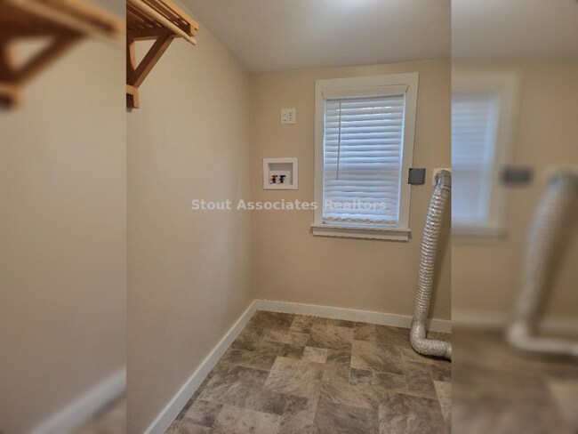 Foto del edificio - 349 N Centre Ave