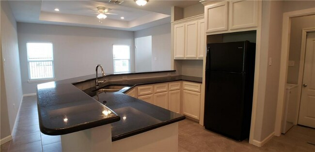 Building Photo - 1650 Clare Dr