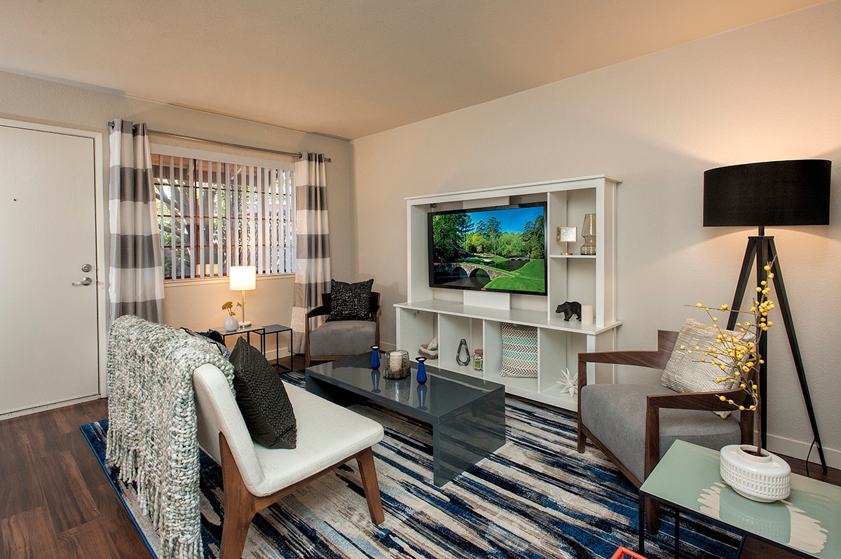 Woodcrest Apartment Homes Apartments in Vacaville, CA