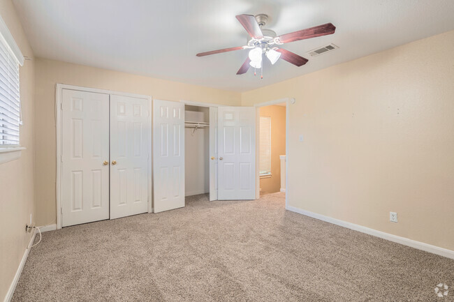 2HAB, 1,5BA - 1,250 ft² - Sunset Grove Apartments