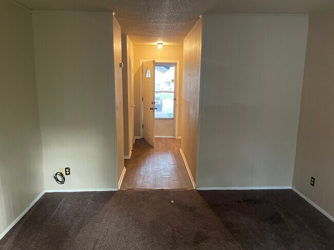 Foto del edificio - 8423 E 24th St