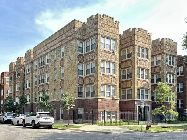 Building Photo - 4869 N Washtenaw Ave