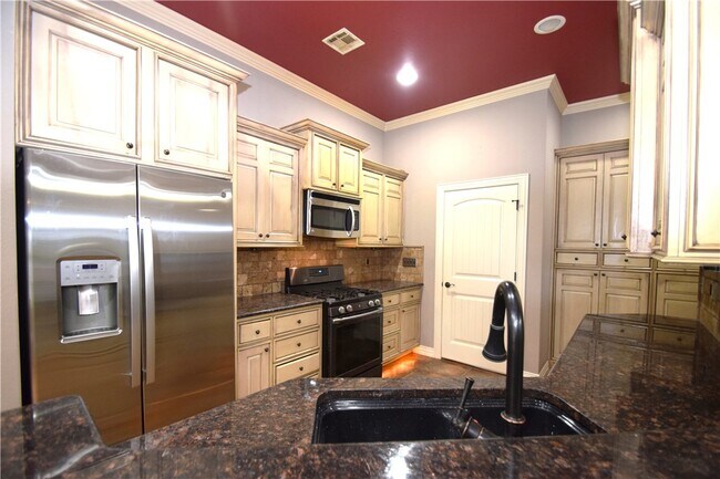 Foto del edificio - 3000 SW Pine Valley Rd