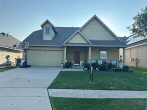 Building Photo - 1208 Lazy Ln