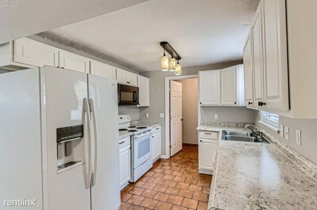 Building Photo - 3 br, 2 bath House - 30 New York Avenue