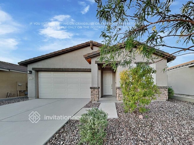 Building Photo - 4625 Greenleaf Dr