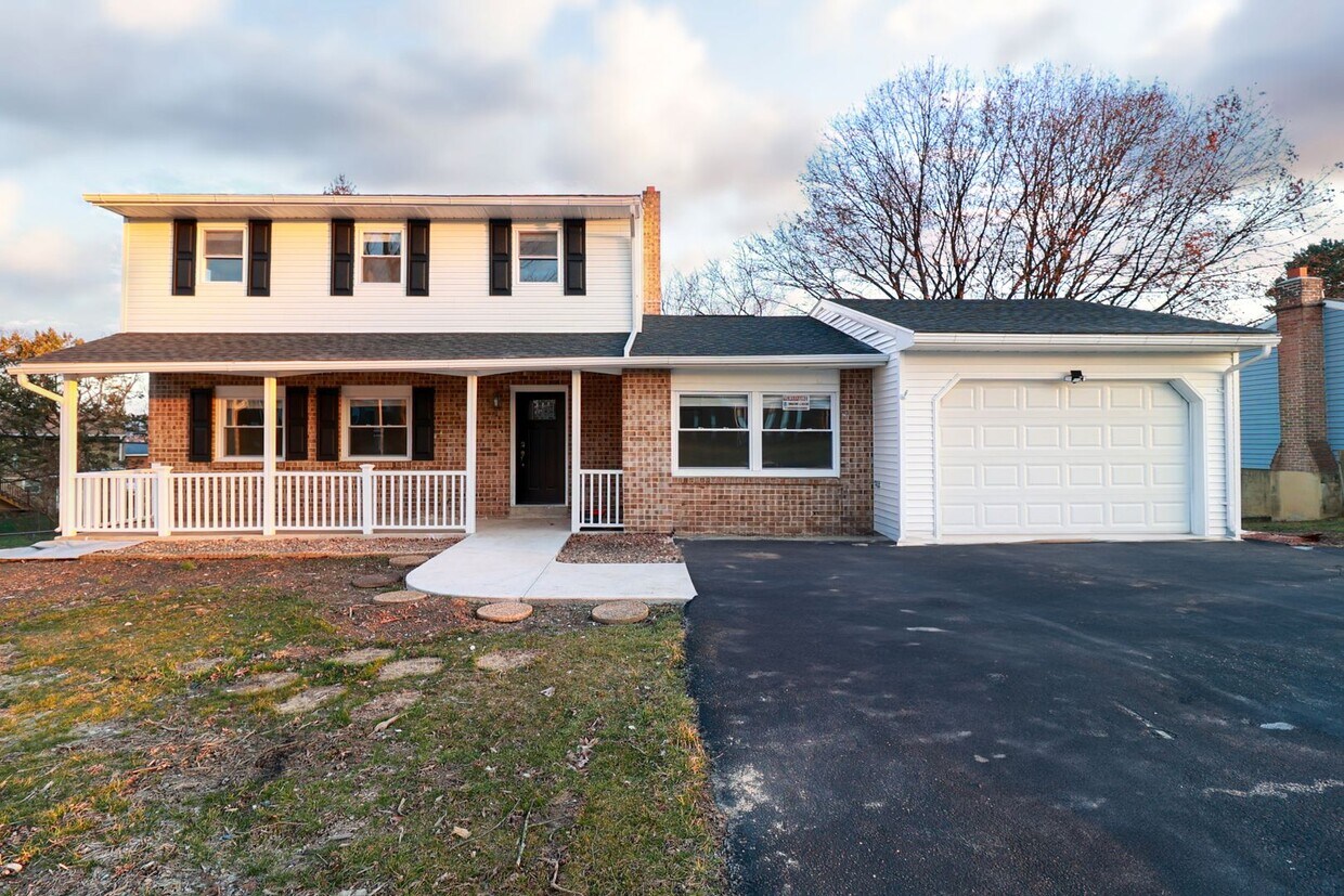 Primary Photo - 5 Bedroom Home in Cumberland Valley School...