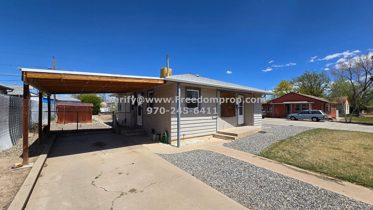 Primary Photo - Cute and Centrally Located 2 Bedroom 1 Bat...