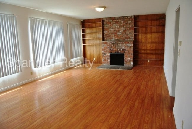Building Photo - 2Bed/1Bath with Ocean View!~ Pacific #A