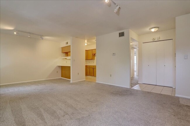 Foto del edificio - Amazing 2 Bed/1 Bath with premium amenities in Denver!