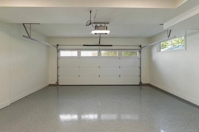 Building Photo - 2770 Vantilburg Crescent