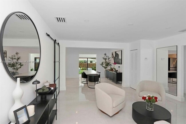 Foto del edificio - 231 NE 45th St