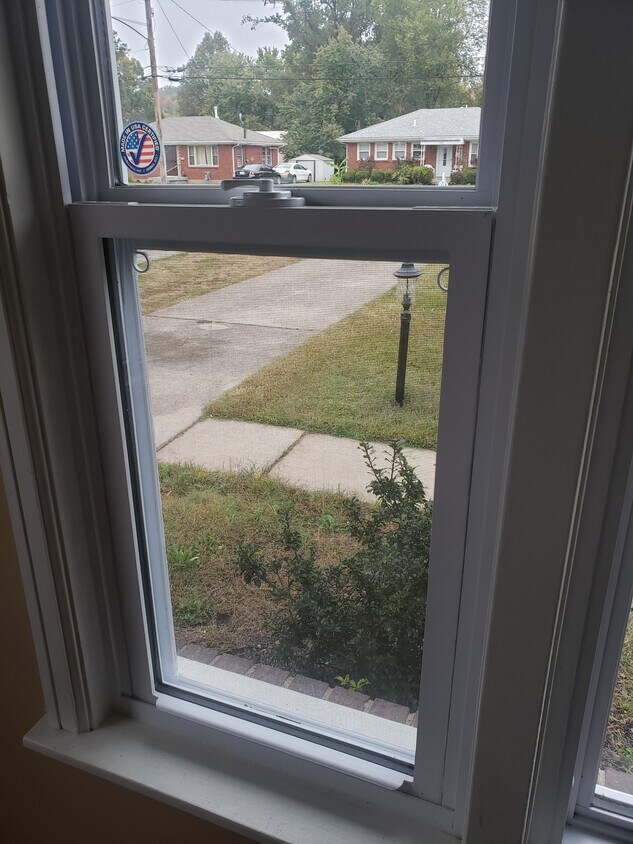 newer windows - 922 Westview Dr