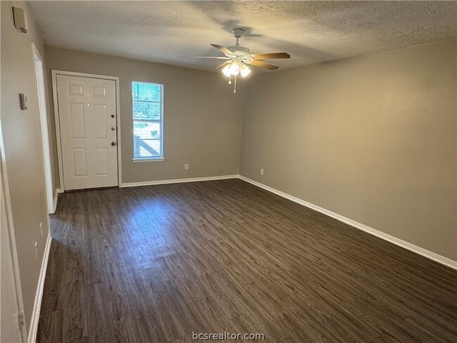 Building Photo - 2000 Monito Way