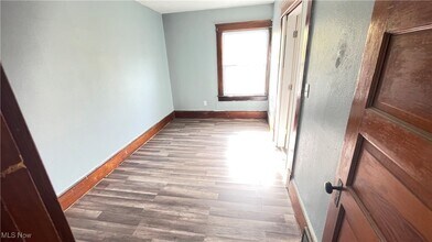 Building Photo - 4322 Bush Ave