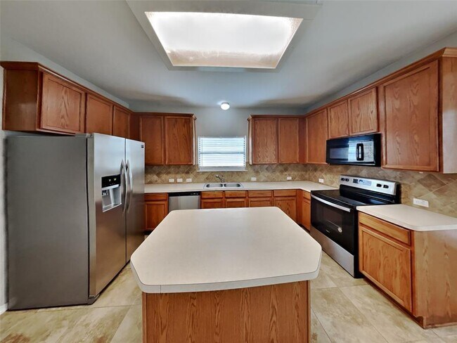 Foto del edificio - 963 Oak Lynn Dr